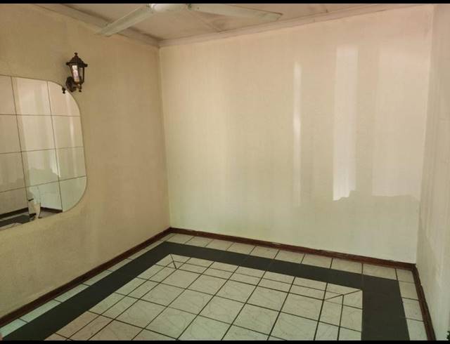 9 BEDROOM HOUSE FOR SALE IN BEDWORTH PARK